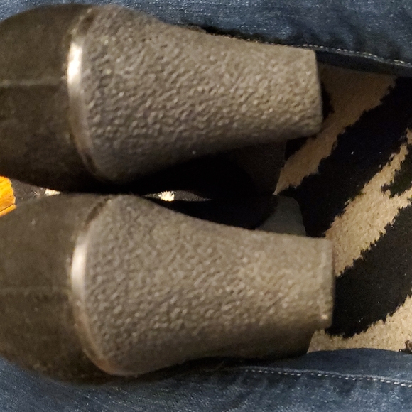 La Canadienne Black Suede Waterproof Boots with - 8M - Picture 7 of 7